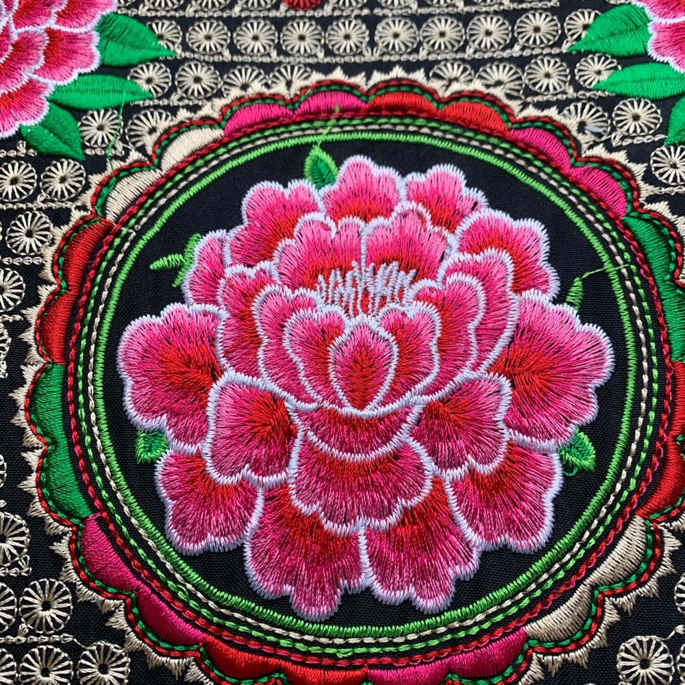 Embroidered backpack - Picture 2 of 12